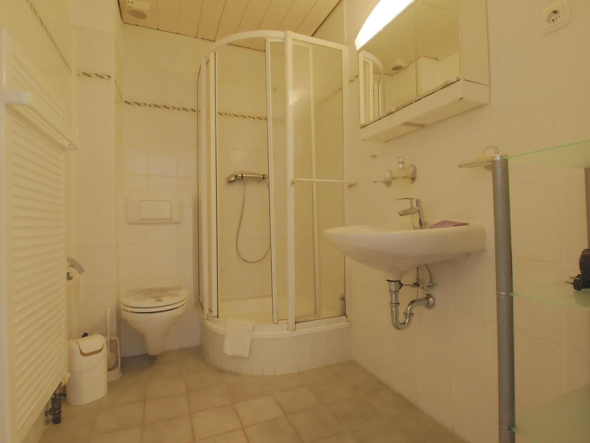 Haus Karzenburg 1 Apartment Rostock